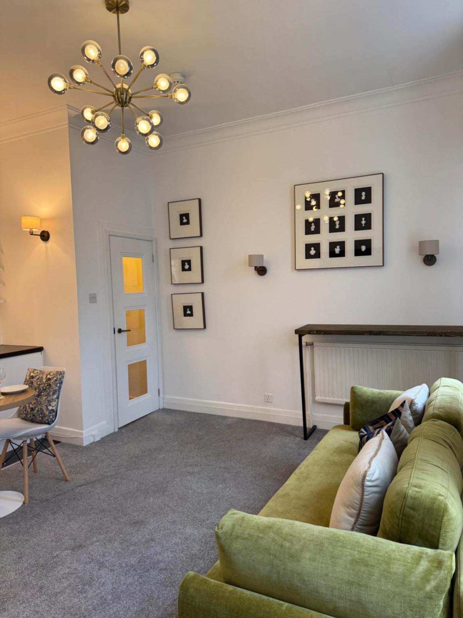 Living At Harrods Apartment *